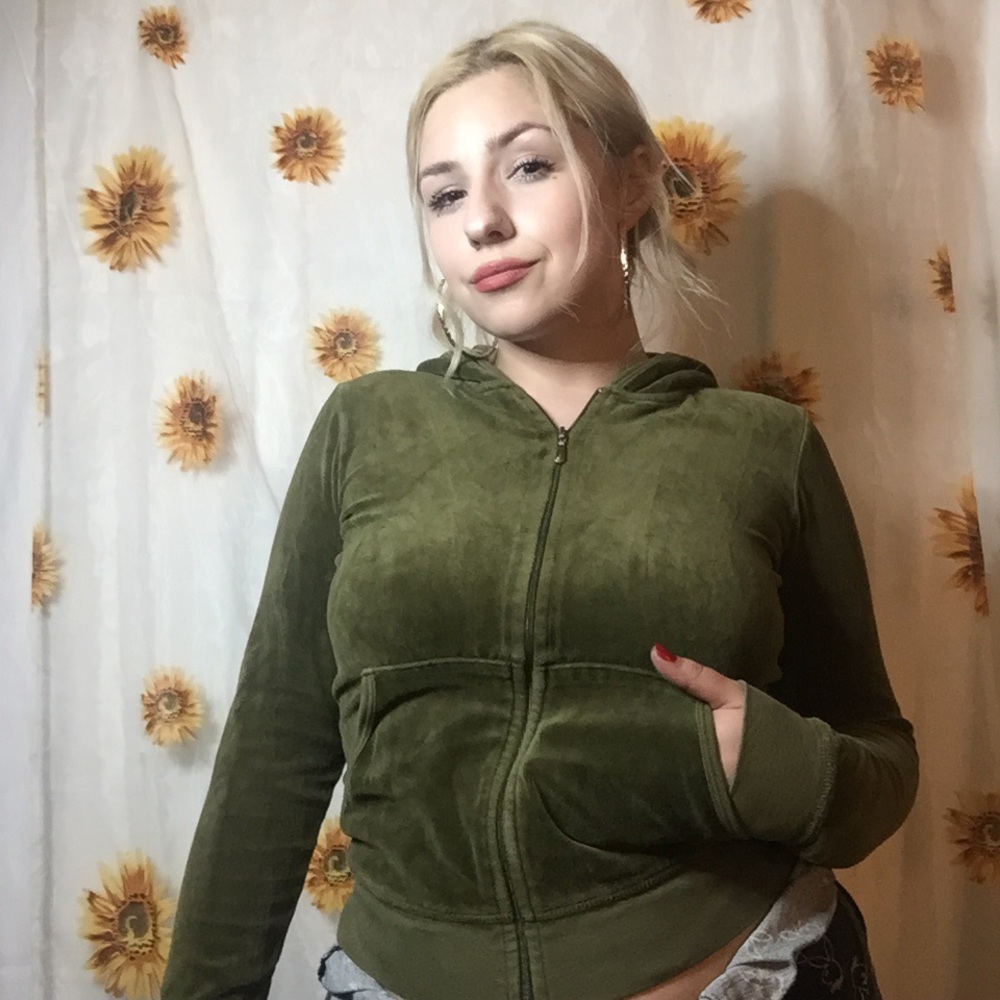 *SOLD*Y2K olive green velour zip up hoodie